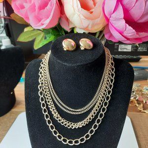 VINTAGE - Gold Curb Chain and Clip on Earrings c. 1980's